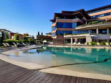 öffentliche Pools in Hotels und SPAS